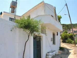  Old House with Wonderful Views - East Crete