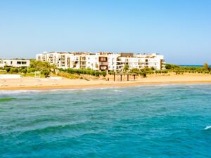 Ready to move - Beachfront 3-Bedroom-Apartment in Cyprus