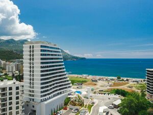 Apartment with sea view for sale in Bečići