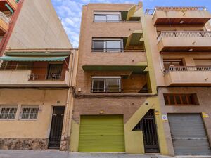 RESIDENTIAL BUILDING WITH PREMISES IN SAN BLAS