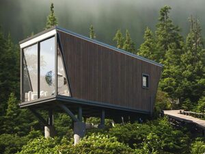 Two small new custom houses in Zabljak