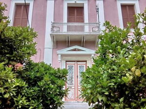 Sale of mansion (1st floor) and its rear addition