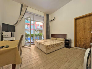 Studio with Balcony and Pool view in Sunny View Central