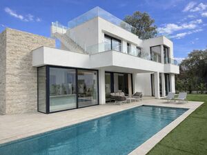 BEAUTIFUL NEW 5-6 BEDROOM VILLA NEXT TO GUADALMINA