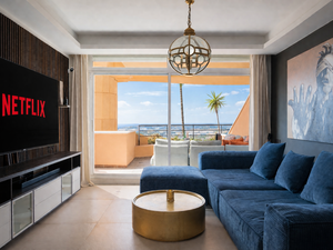 BRIGHT & MODERN FRONTLINE GOLF APARTMENT IN MAGNA MARBELLA