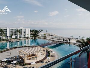 Apartment with private garden & beach, 15% down