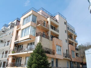 Apartment with no maintenance fee, featuring three bedrooms 