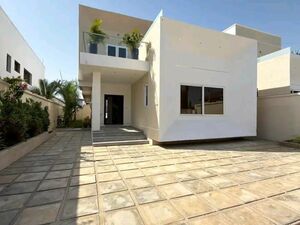 EXECUTIVE 4-BED TOWNHOUSE +BQ@EAST AIRPORT/+233243321202