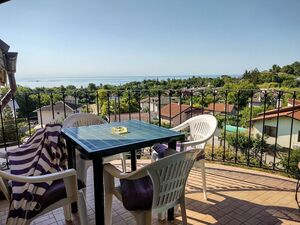 Stylish Renovated Sea View Maisonette, Balchik 