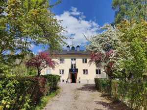 High-yield investment property in a natural setting