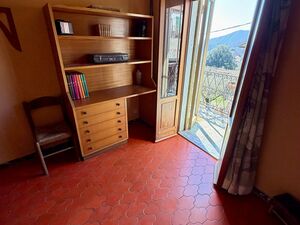 PANORAMIC TERRACED HOUSE SURROUNDED BY GREENERY