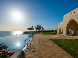 2BR Apartment sea view ready to move