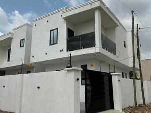 EXECUTIVE 3-BEDROM DUPLEX HOUSE FOR SALE@ EAST LEGON HILL
