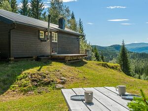 3-Bed Off-Grid Chalet, Singsås Mountain Views