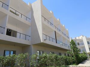 ☀️ 1BR Penthouse with 55m² Rooftop | Ideal Holiday Home