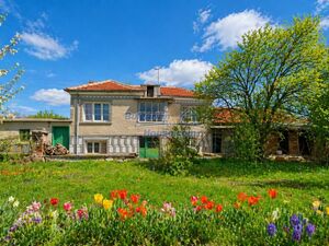 BULGARIAN Rural Retreat with a house, big garden and more...