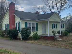 Mixed-use Investment Property w/3 Units 