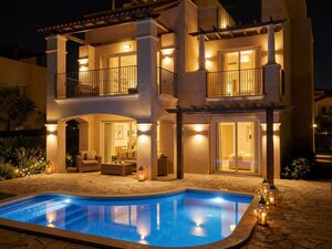 Villa 269 Sqm five bedrooms + Garden 146 Sqm. Veranda 