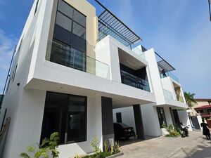 ULTRA MODERN 4-BED TOWNHOUSE FOR SALE@ CANTONMENT