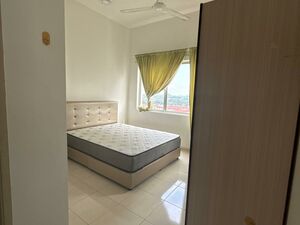 I residence Kota damansara condo female Master room 
