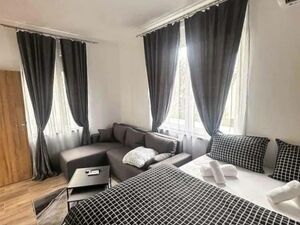 EXCLUSIVE SALE - half of a villa with 2 apartments in the ce