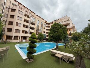 Spacious 2-Bedroom Apartment with Pool View Emerald Paradise