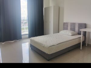 Glomac Centro Kayu Ara Petaling jaya Middle room female 