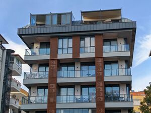 Licensed Airbnb Investment 150 m from Beach