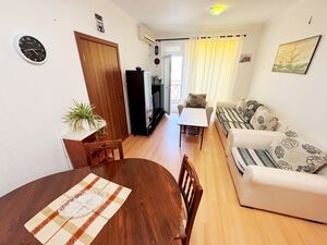 2-Bedroom Apartment with Views | Sunny Day 6