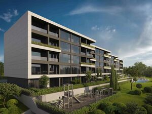 Two-Bedroom Apartment with a Yard and Garage in Alen Mak A