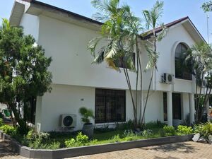 SEMI FURNISHED 4-BEDROOM TOWNHOME TO LET@CANTONMENT, ACCRA
