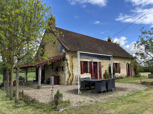 Tresnay – A charming home in a quiet location on 5,022 m²