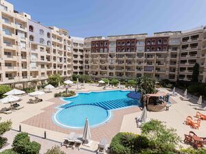 Florenza Khamsin | Modern 1-Bedroom Apartment Pool View