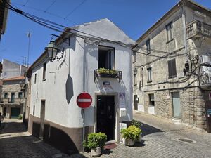 Moradia com Potencial Habitacional e Comercial em Belmonte