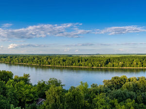Panoramic Year-Round Home with Large Plot Near the Danube