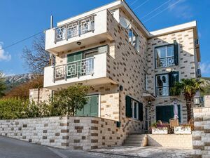 Villa with swimming pool and panoramic sea views in Bečići