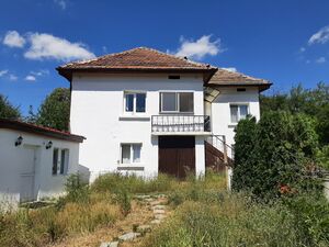 Nice rural property with house, annex, big garden and views