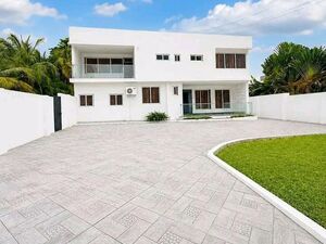PREMIER 6-BEDROOM COMMERCIAL HOME TO LET@ CANTONMENT