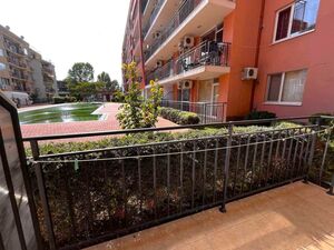 Pool view 1-Bedroom Apartment in Sunset Beach 4 Complex