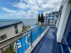 4-Room Apartment with Front Sea Views in Blue Bay Palace