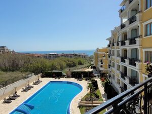 Apartment with 3 rooms, pool and sea views | Villa Florence
