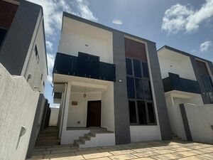 MODERN 3-BEDROOM DETACHED HOME FOR SALE@ EAST AIRPORT
