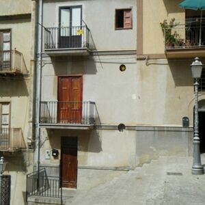 sh 428, town house, Caccamo, Sicily