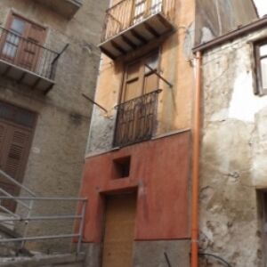 sh 468, town house, Caccamo, Sicily