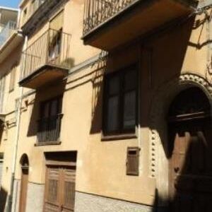 sh 469, town house, Caccamo, Sicily