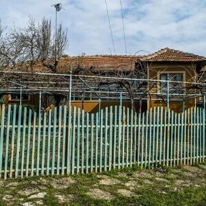 Old country house with big garden 60 km from the Black sea 