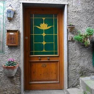 sutri, historical centre, flat+terrace 150 sq.m+annex