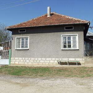 Country house with orchard, nice garden & business potential