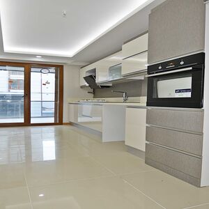 Elegent 2+1 apartment for sale in Beylikduzu Istanbul