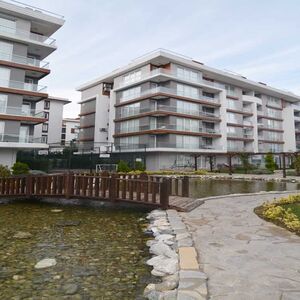 Near shopping centres 2+1 apartment for sale in Beylikduzu